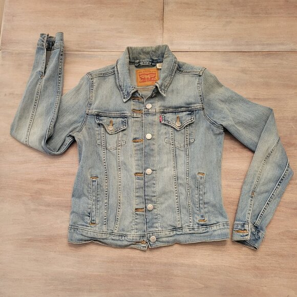 Levi’s Strauss Distressed Stretch Jean Jacket Women’s Size Medium Light Wash - Picture 2 of 11